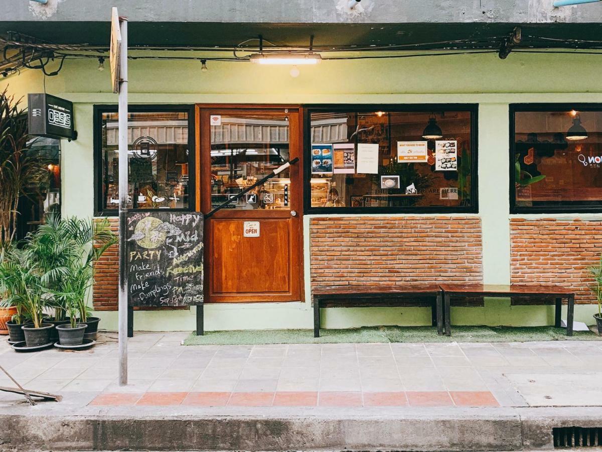 Oasis Cafe And Nap Hostel Bangkok Kültér fotó