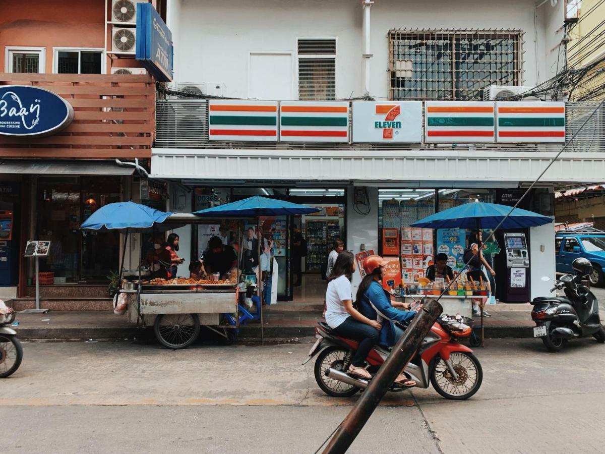 Oasis Cafe And Nap Hostel Bangkok Kültér fotó