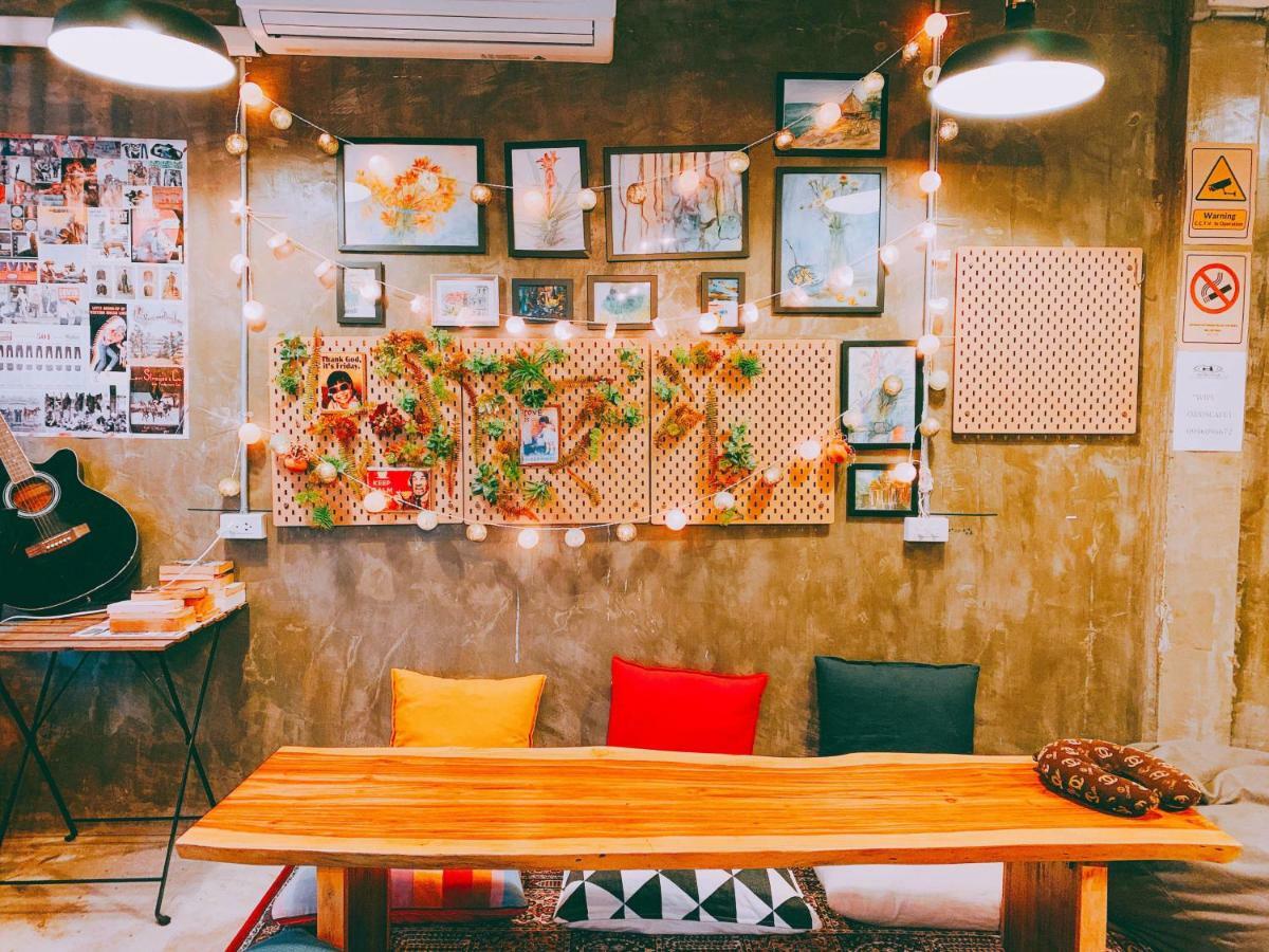 Oasis Cafe And Nap Hostel Bangkok Kültér fotó