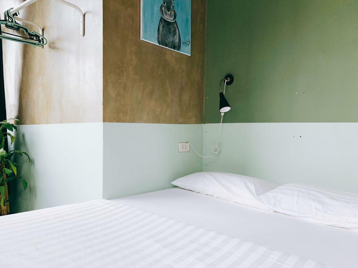 Oasis Cafe And Nap Hostel Bangkok Kültér fotó