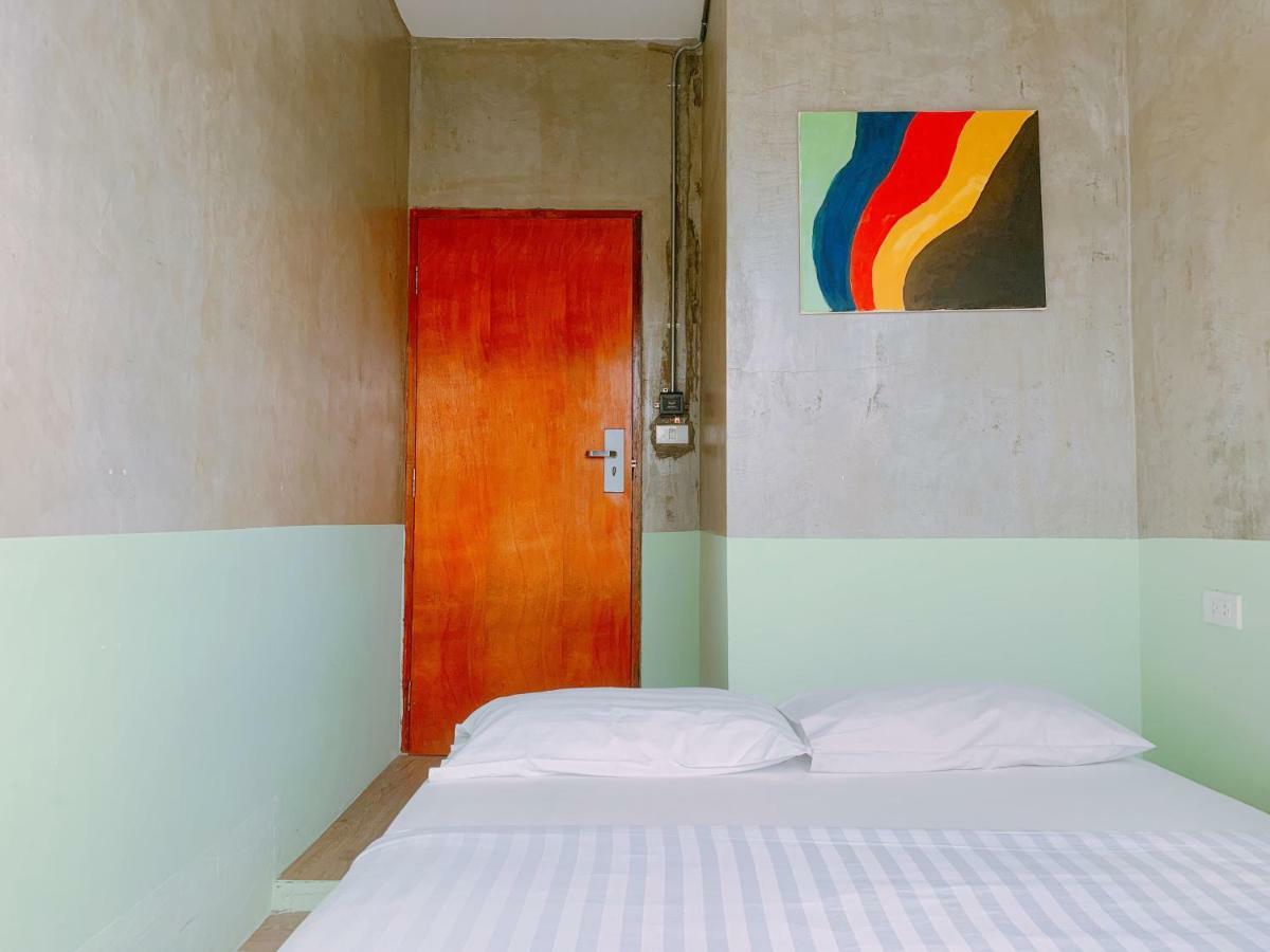 Oasis Cafe And Nap Hostel Bangkok Kültér fotó