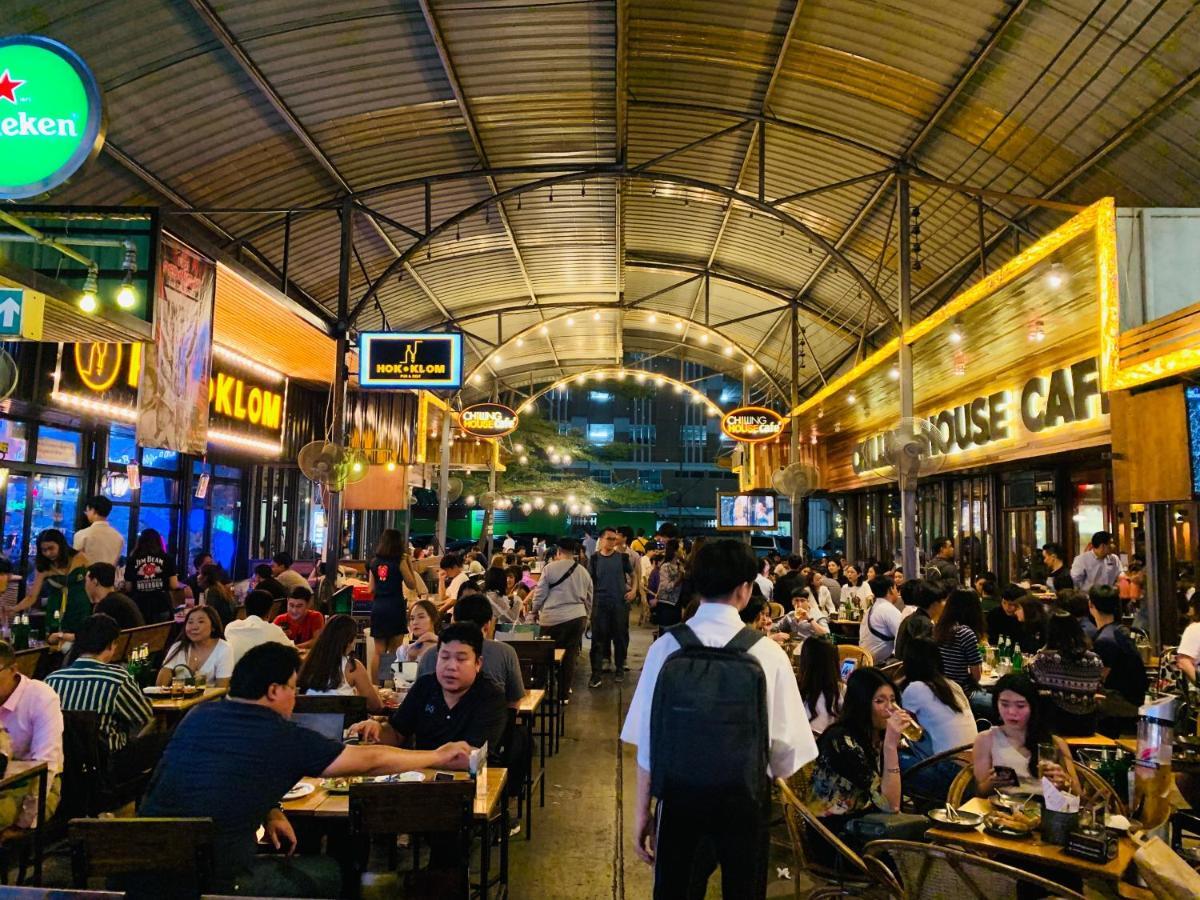 Oasis Cafe And Nap Hostel Bangkok Kültér fotó